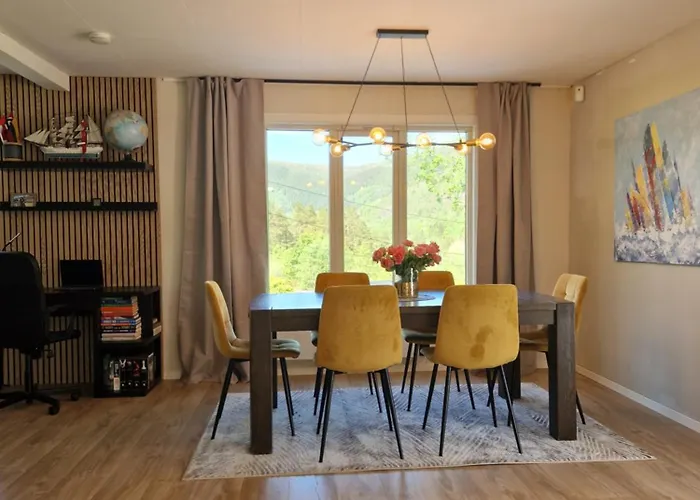 Apartament Hillfront 60 *