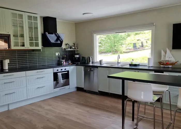 Apartament Hillfront 60 *